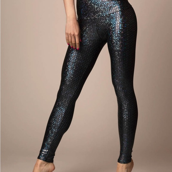 NWOT Emily Hsu Black Women's athletic set - Picture 7 of 7